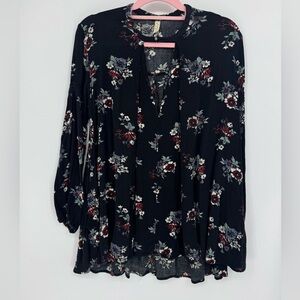 Free People Women's Oversized Black Floral Blouse Size XS